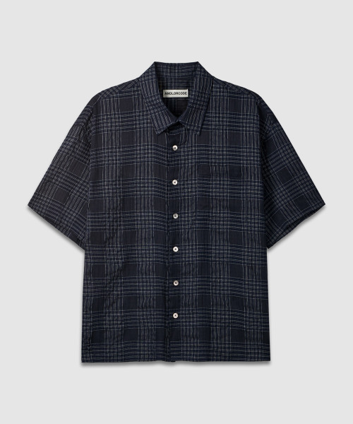 ANOLORCODE（アノローコード）の「ディアチェッククロップ半袖シャツ（ネイビー）（シャツ/ブラウス・レディース・ネイビー・LARGE/MEDIUM）」の2枚目の写真