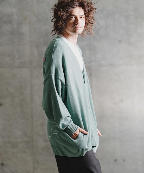 GLIMCLAP(グリムクラップ)の「mcg3852-Retro Embroidered Knit Cardigan ニットカーディガン(211-013-gla-cg)(カーディガン/ボレロ・メンズ・キナリ/テラコッタ/ブラック/サックスブルー系・L/M/S)」の13枚目の写真