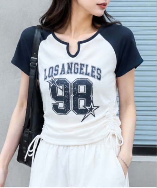 GORGE(ゴージ)の「《ラグラン・スポーティ》ナンバープリントギャザーTシャツ/カジュアル×ストリート/春夏/全3色(Tシャツ/カットソー・レディース・ブラック/レッド/ネイビー・F)」の3枚目の写真