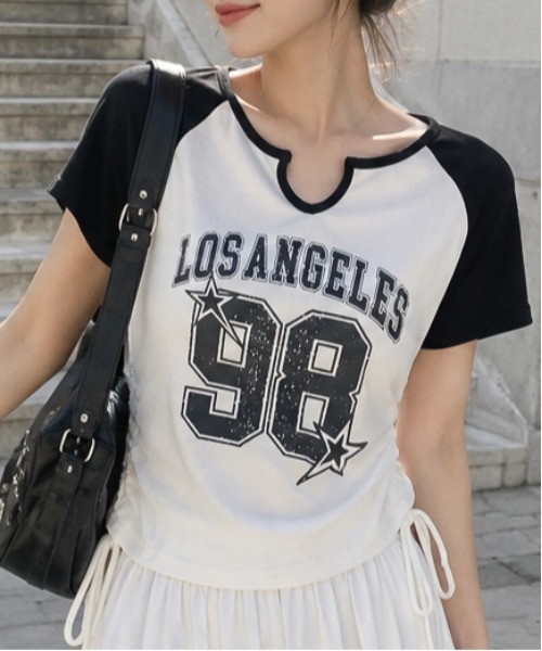 GORGE(ゴージ)の「《ラグラン・スポーティ》ナンバープリントギャザーTシャツ/カジュアル×ストリート/春夏/全3色(Tシャツ/カットソー・レディース・ブラック/レッド/ネイビー・F)」の2枚目の写真