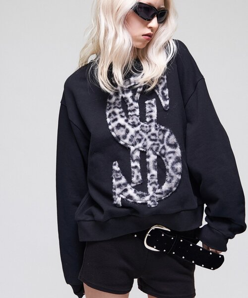 Sourcream（サワークリーム）の「【26AW LOOK掲載品番】【Sourcream】$ロゴファースウェット（スウェット・レディース・ライトグレー/ブラック/ネイビー・MEDIUM/SMALL）」の4枚目の写真
