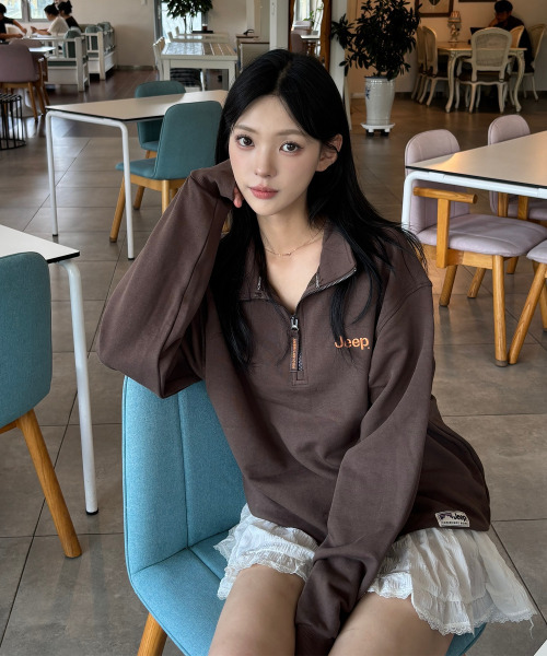 JEEP（ジープ）の「[360g] M-ロゴ ハーフジップ スウェット (JR5TSU838DB)（スウェット・レディース・その他・SMALL/MEDIUM/LARGE/X-LARGE/2XL）」の2枚目の写真