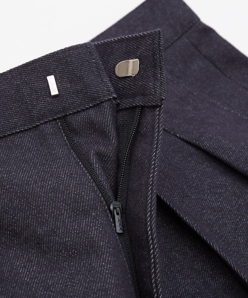OXA(オグザ)の「デニムスラックス(デニムパンツ・メンズ・ネイビー/ブラック・LARGE/MEDIUM)」の3枚目の写真