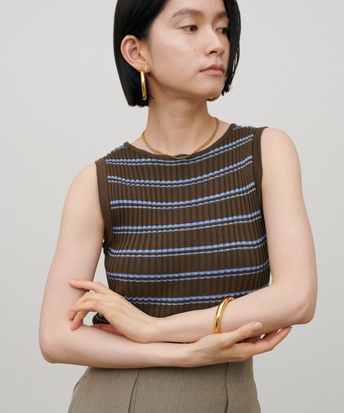 LARUTA(ラルータ)の「【LARUTA】ボーダーリブノースリニット(ニット/セーター・レディース・ブラウン/ネイビー/ダークブラウン/ブラック・MEDIUM)」の1枚目の写真