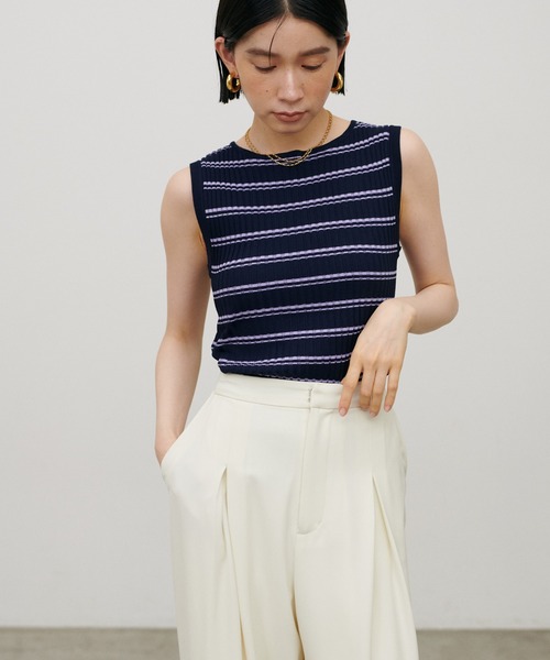 LARUTA(ラルータ)の「【LARUTA】ボーダーリブノースリニット(ニット/セーター・レディース・ブラウン/ネイビー/ダークブラウン/ブラック・MEDIUM)」の7枚目の写真