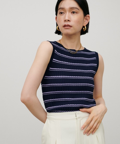 LARUTA(ラルータ)の「【LARUTA】ボーダーリブノースリニット(ニット/セーター・レディース・ブラウン/ネイビー/ダークブラウン/ブラック・MEDIUM)」の5枚目の写真