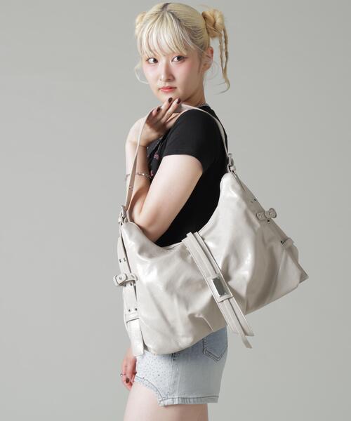 ROYAL FLASH(ロイヤルフラッシュ)の「MAVYTH/メヴィス/GIGER BAG(トートバッグ・レディース・ホワイト/シルバー/ブラック・F)」の4枚目の写真