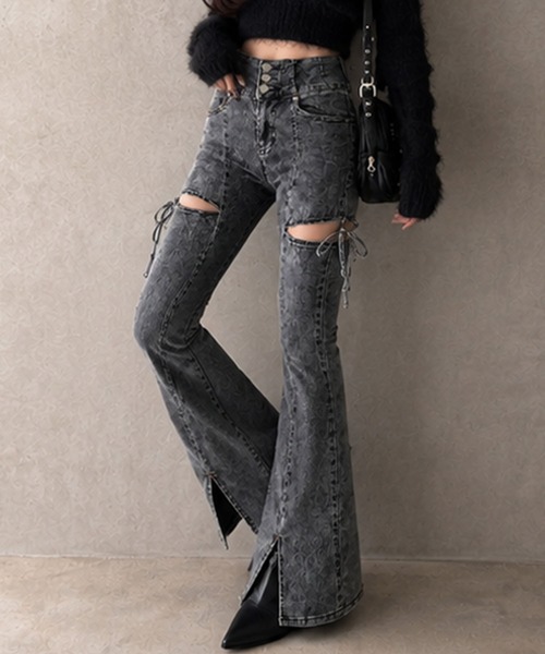 GLAMOROUS JANE(グラマラスジェーン)の「サイドカットアウトリボンデニムパンツ(デニムパンツ・レディース・チャコールグレー/ブルー・S/M/L)」の2枚目の写真