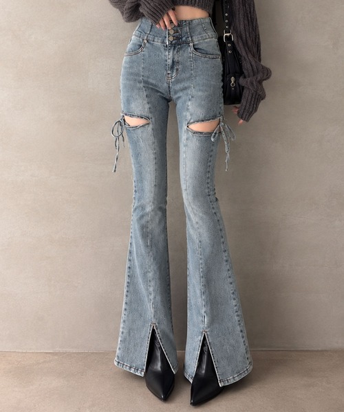 GLAMOROUS JANE(グラマラスジェーン)の「サイドカットアウトリボンデニムパンツ(デニムパンツ・レディース・チャコールグレー/ブルー・S/M/L)」の1枚目の写真