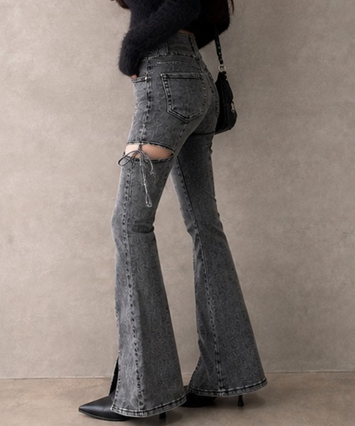 GLAMOROUS JANE(グラマラスジェーン)の「サイドカットアウトリボンデニムパンツ(デニムパンツ・レディース・チャコールグレー/ブルー・S/M/L)」の7枚目の写真