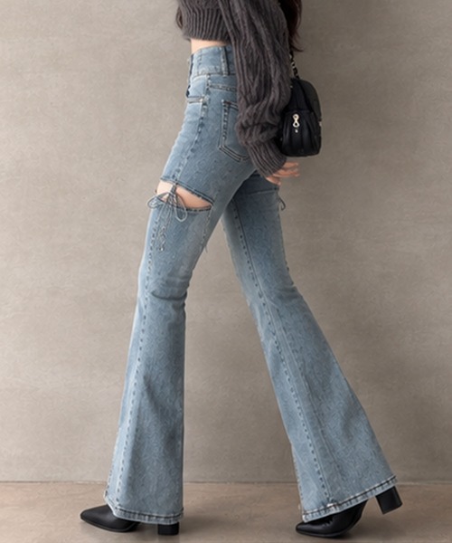 GLAMOROUS JANE(グラマラスジェーン)の「サイドカットアウトリボンデニムパンツ(デニムパンツ・レディース・チャコールグレー/ブルー・S/M/L)」の3枚目の写真