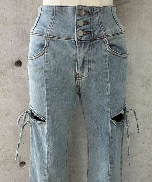 GLAMOROUS JANE(グラマラスジェーン)の「サイドカットアウトリボンデニムパンツ(デニムパンツ・レディース・チャコールグレー/ブルー・S/M/L)」の16枚目の写真