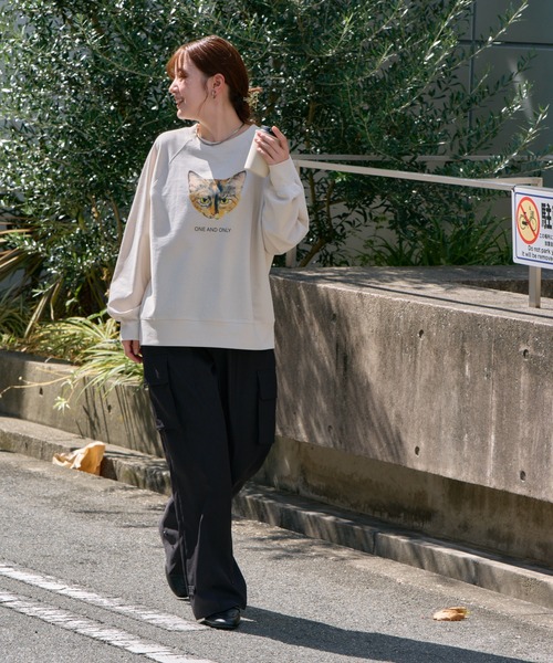 meeny miny(ミーニーマイニー)の「【よそんちの猫】サビ猫 ラメプルオーバー(スウェット・レディース・アイボリー/チャコールグレー・S-M)」の5枚目の写真