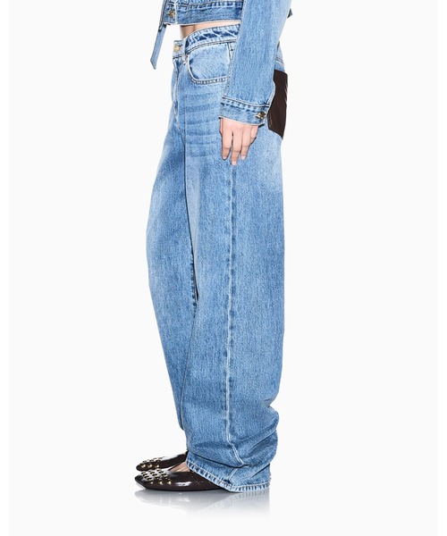 ARMANI EXCHANGE(アルマーニエクスチェンジ)の「【A|X アルマーニ エクスチェンジ】アシッドウォッシュ デニムパンツ_J52 LOW RISE RELAXED(デニムパンツ・レディース・インディゴブルー・24inch/27inch/26inch/25inch/30inch/29inch/28inch)」の2枚目の写真