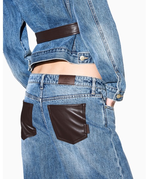 ARMANI EXCHANGE(アルマーニエクスチェンジ)の「【A|X アルマーニ エクスチェンジ】アシッドウォッシュ デニムパンツ_J52 LOW RISE RELAXED(デニムパンツ・レディース・インディゴブルー・24inch/27inch/26inch/25inch/30inch/29inch/28inch)」の4枚目の写真