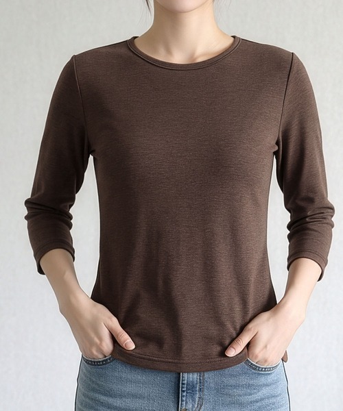 LOWO(ロワ)の「【M~Lサイズ展開】クルーネック七分袖カットソー(Tシャツ/カットソー・レディース・ブラウン/ベージュ/ホワイト/グレー/ブラック・M/L)」の4枚目の写真