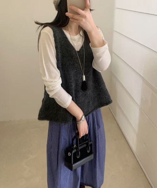 MAISON DE THERESE（メゾン ド テレーズ）の「ミニフレア ノースリーブ レイヤード用ニットトップス ニットベスト（ベスト・レディース・グレー/アイボリー/チャコールグレー/レッド・FREE）」の13枚目の写真