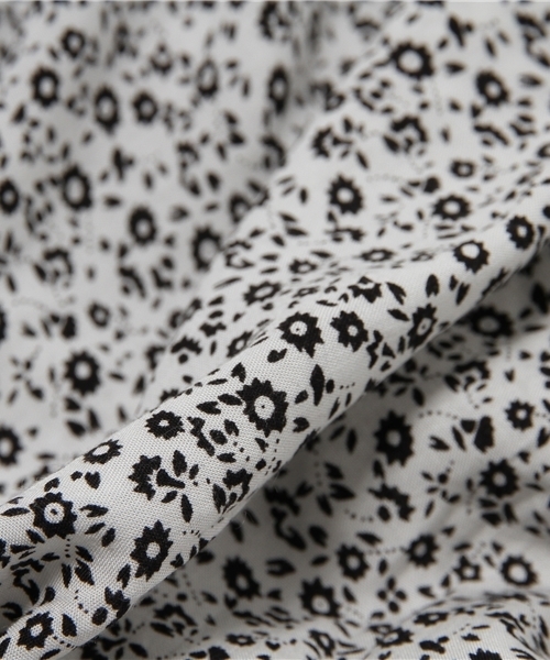 mystic（ミスティック）の「【mystic】小花フリル切替ブラウス（シャツ/ブラウス・レディース・オフホワイト/ネイビー/ブラック・ﾌﾘ-）」の10枚目の写真