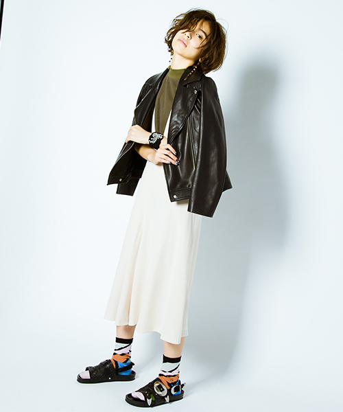 Ray BEAMS(レイビームス)の「◇【ラブリ着用】Ray BEAMS / サーマル ハイネックノースリーブ(Tシャツ/カットソー・レディース・オリーブ/オフホワイト/ベージュ/ネイビー・ONE SIZE)」の11枚目の写真