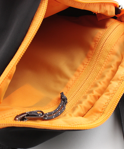 ARC'TERYX（アークテリクス）の「ARC'TERYX / MAKA 2（ショルダーバッグ・メンズ・ブラック/レッド系その他/ブルー系その他/ミント/ロイヤルブルー/ライトグレー/ブラウン系その他/パープル/その他1/その他2/オレンジ/ラベンダー・2.25ﾘｯﾀｰ）」の19枚目の写真