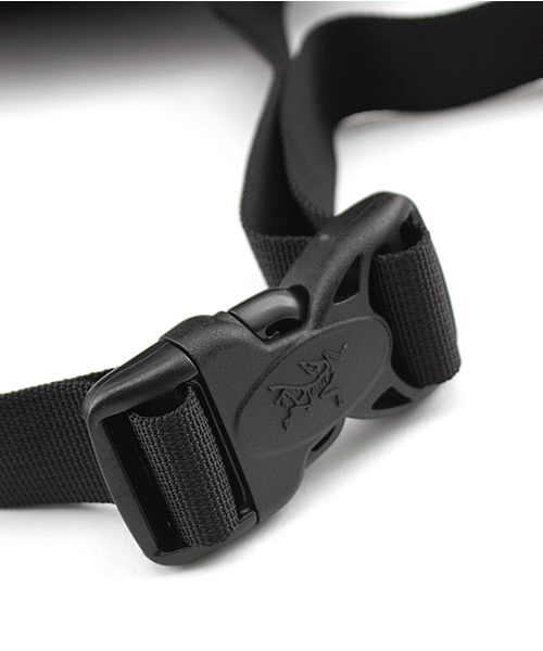 ARC'TERYX（アークテリクス）の「ARC'TERYX / MAKA 2（ショルダーバッグ・メンズ・ブラック/レッド系その他/ブルー系その他/ミント/ロイヤルブルー/ライトグレー/ブラウン系その他/パープル/その他1/その他2/オレンジ/ラベンダー・2.25ﾘｯﾀｰ）」の22枚目の写真