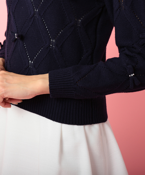 LODISPOTTO(ロディスポット)の「クロスリボンミドルゲージニット(ニット/セーター・レディース・ホワイト/ピンク/ネイビー・MEDIUM)」の8枚目の写真