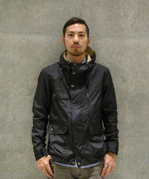 NANO universe（ナノユニバース）の「Light マンパー（マウンテンパーカー・メンズ・ブラック/ベージュ/ネイビー/その他1・SMALL/MEDIUM/LARGE）」の2枚目の写真