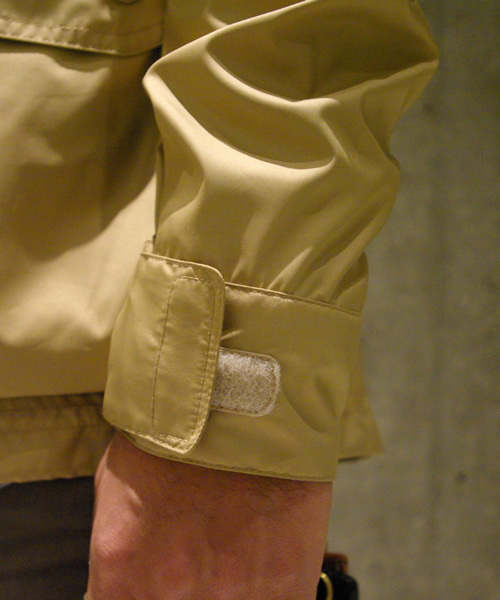 NANO universe（ナノユニバース）の「Light マンパー（マウンテンパーカー・メンズ・ブラック/ベージュ/ネイビー/その他1・SMALL/MEDIUM/LARGE）」の10枚目の写真