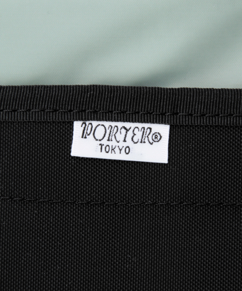 PORTER（ポーター）の「PORTER REEF DAYPACK LARGE <B印 YOSHIDA SELECT>（バックパック/リュック・メンズ・ブルー/ブラック/ベージュ/レッド・ONE SIZE）」の16枚目の写真