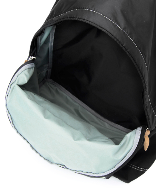 PORTER（ポーター）の「PORTER REEF DAYPACK LARGE <B印 YOSHIDA SELECT>（バックパック/リュック・メンズ・ブルー/ブラック/ベージュ/レッド・ONE SIZE）」の8枚目の写真