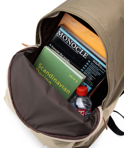 PORTER（ポーター）の「PORTER REEF DAYPACK LARGE <B印 YOSHIDA SELECT>（バックパック/リュック・メンズ・ブルー/ブラック/ベージュ/レッド・ONE SIZE）」の20枚目の写真