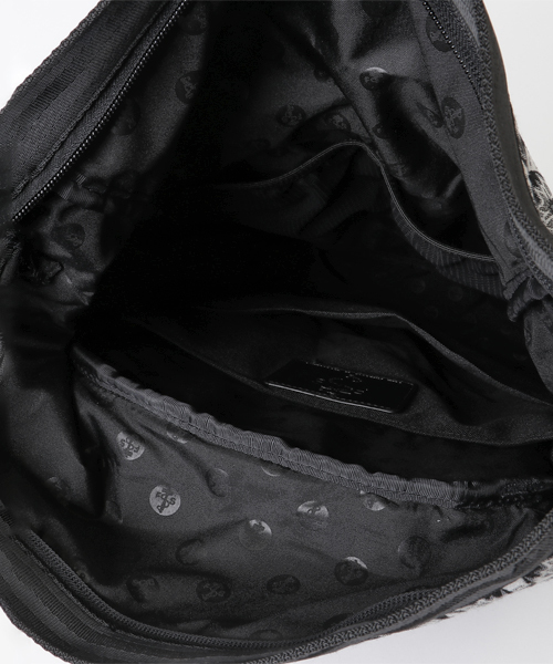 Focused Space(フォーカスドスペース)の「THE SURPLUS II BACKPACK バックパック デイパック(バックパック/リュック・メンズ・ブラック×ホワイト・ONE SIZE)」の8枚目の写真
