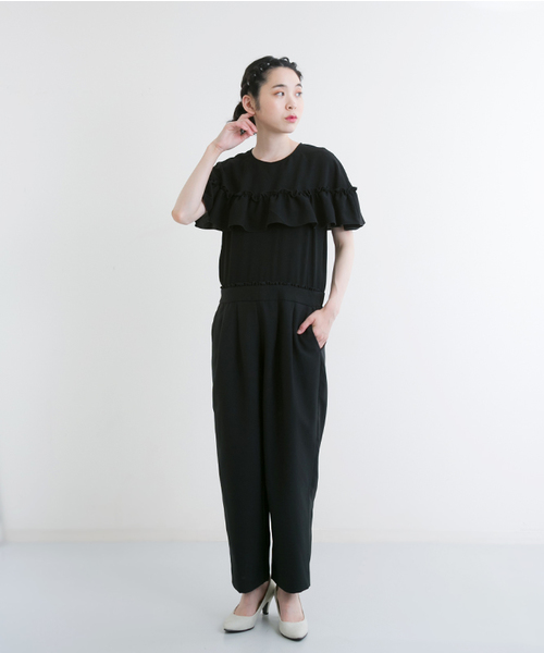 MERLOT（メルロー）の「ケープフリルオールインワン040-2776（つなぎ/オールインワン・レディース・オフホワイト/ブラック・L/M）」の2枚目の写真