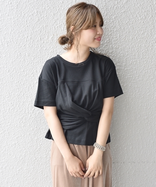 Khaju（カージュ）の「Khaju:ツイストジャージートップス（Tシャツ/カットソー・レディース・ブラック/キャメル・ONE SIZE）」の2枚目の写真