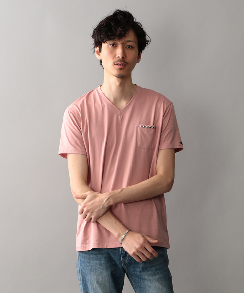 LOVELESS(ラブレス)の「【LOVELESS】スタッズVネックTシャツ(Tシャツ/カットソー)」|ピンク系その他