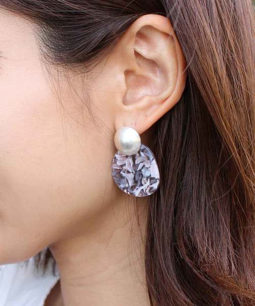 MODE ROBE(モードローブ)の「メタルボタンマーブルピアス(ピアス(両耳用)・レディース・ブラウン系その他/グレー系その他/グレー系その他2/ブルー系その他2/ブルー系その他/ブラウン系その他2・FREE)」の3枚目の写真