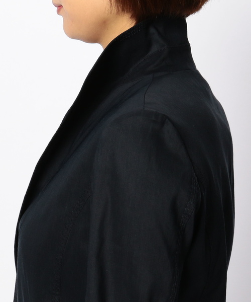 NARACAMICIE（ナラカミーチェ）の「【セットアップスーツ対応】麻ストレッチ七分袖スタンドカラージャケット（スーツジャケット・レディース・ベージュ/ホワイト/ネイビー・MEDIUM/SMALL/LARGE）」の10枚目の写真