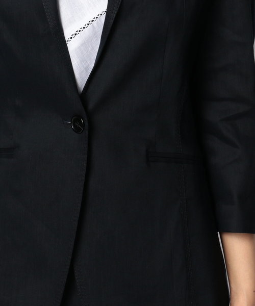 NARACAMICIE（ナラカミーチェ）の「【セットアップスーツ対応】麻ストレッチ七分袖スタンドカラージャケット（スーツジャケット・レディース・ベージュ/ホワイト/ネイビー・MEDIUM/SMALL/LARGE）」の15枚目の写真