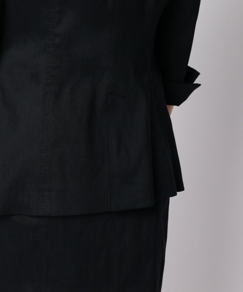 NARACAMICIE（ナラカミーチェ）の「【セットアップスーツ対応】麻ストレッチ七分袖スタンドカラージャケット（スーツジャケット・レディース・ベージュ/ホワイト/ネイビー・MEDIUM/SMALL/LARGE）」の17枚目の写真