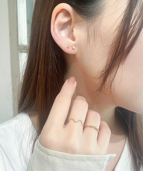 ESTELLE(エステール)の「K18 イエローゴールド ピアス (2mm) ESTELLE/エステール(ピアス(両耳用)・レディース・イエローゴールド・-)」の9枚目の写真