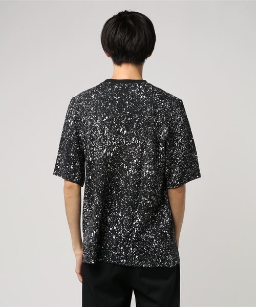 adidas（アディダス）の「ユニバース Tシャツ [UNIVERSE AOP TEE] オリジナルス（Tシャツ/カットソー・メンズ・ブラック系その他・SMALL/MEDIUM/LARGE）」の3枚目の写真
