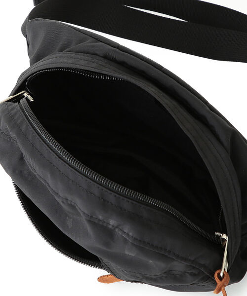 BEAMS BOY（ビームスボーイ）の「GREGORY / TEENY TAILMATE（ボディバッグ/ウエストポーチ・レディース・ブラック/イエロー・ONE SIZE）」の7枚目の写真