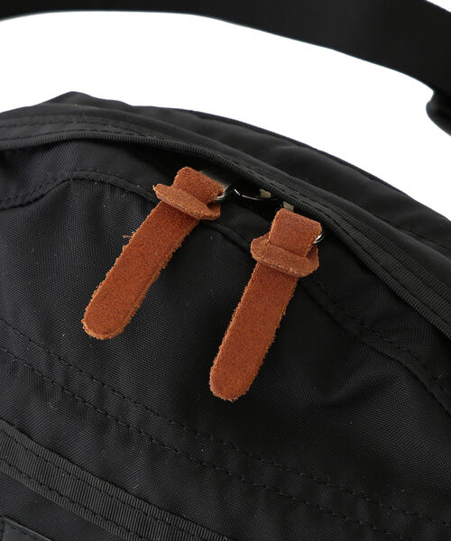 BEAMS BOY（ビームスボーイ）の「GREGORY / TEENY TAILMATE（ボディバッグ/ウエストポーチ・レディース・ブラック/イエロー・ONE SIZE）」の6枚目の写真