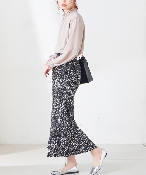 natural couture（ナチュラルクチュール）の「小花柄マーメイドフレアスカート（スカート・レディース・ブラック/ベージュ/グリーン/イエロー/クリーム/ラベンダー/ブラック系その他・FREE）」の8枚目の写真