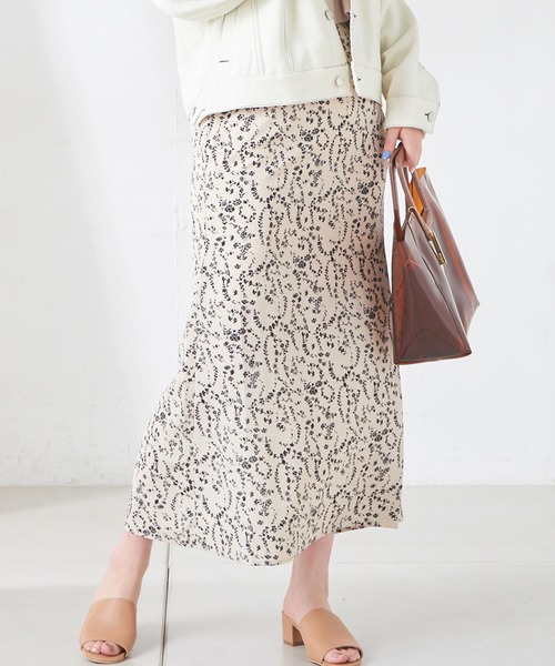 natural couture（ナチュラルクチュール）の「小花柄マーメイドフレアスカート（スカート・レディース・ブラック/ベージュ/グリーン/イエロー/クリーム/ラベンダー/ブラック系その他・FREE）」の13枚目の写真