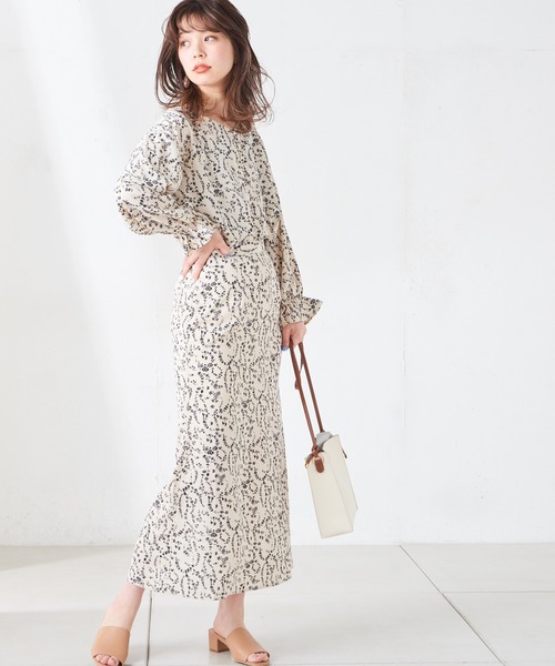 natural couture（ナチュラルクチュール）の「小花柄マーメイドフレアスカート（スカート・レディース・ブラック/ベージュ/グリーン/イエロー/クリーム/ラベンダー/ブラック系その他・FREE）」の14枚目の写真