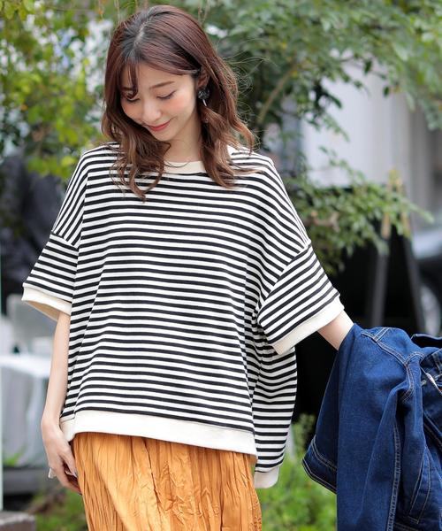 Girly Doll(ガーリードール)の「ボーダー柄ビックトレーナー(Tシャツ/カットソー・レディース・ブラック系その他/イエロー/ブラック/イエロー系その他/グリーン系その他/グリーン/キャメル/ブルー/イエロー系その他2/グレー/ピンク/グレー系その他/ピンク系その他/グリーン系その他2/カーキ/ブルー系その他・FREE)」の3枚目の写真