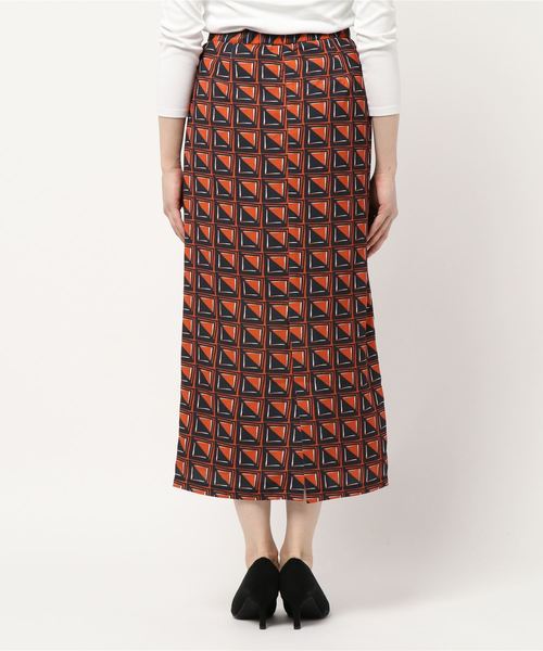 N.（N. Natural Beauty Basic）（エヌエヌナチュラルビューティーベーシック）の「アフリカンプリントタイトマキシスカート（スカート・レディース・ブルー系その他/オレンジ系その他・MEDIUM）」の5枚目の写真