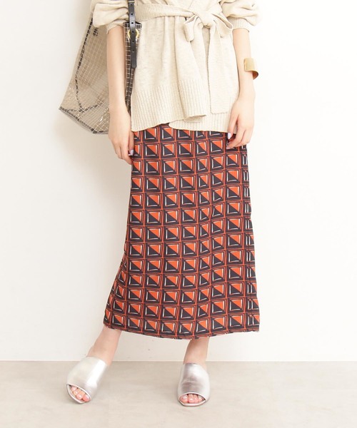 N.（N. Natural Beauty Basic）（エヌエヌナチュラルビューティーベーシック）の「アフリカンプリントタイトマキシスカート（スカート・レディース・ブルー系その他/オレンジ系その他・MEDIUM）」の2枚目の写真