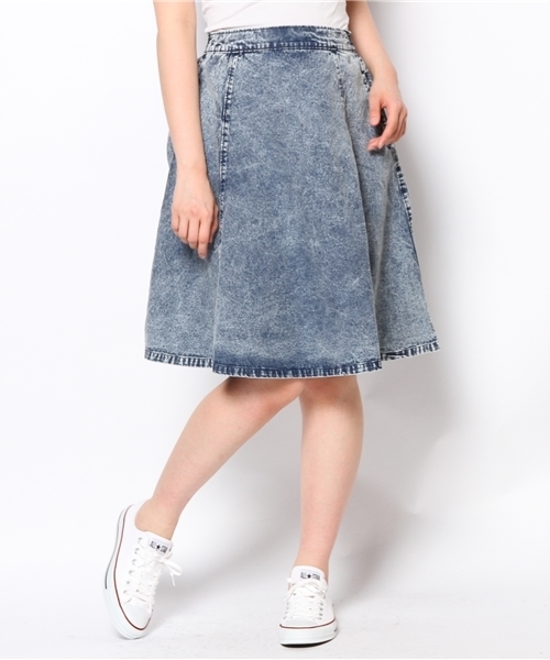 WEGO（ウィゴー）の「WEGO/デニムミドルフレアスカート（デニムスカート・レディース・ブルー系その他/インディゴブルー/ホワイト・FREE）」の3枚目の写真